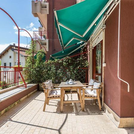 La Terrazza Apartment บรูนาเต ภายนอก รูปภาพ