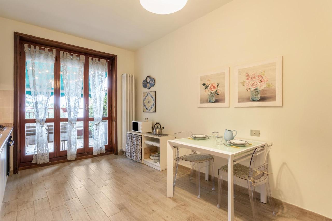 La Terrazza Apartment บรูนาเต ภายนอก รูปภาพ