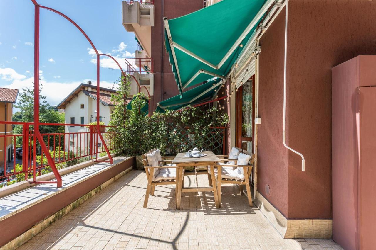 La Terrazza Apartment บรูนาเต ภายนอก รูปภาพ