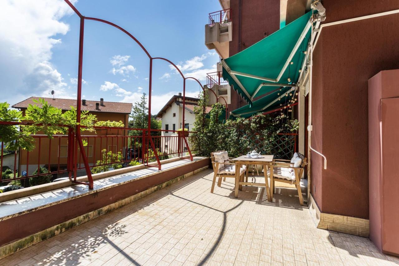 La Terrazza Apartment บรูนาเต ภายนอก รูปภาพ