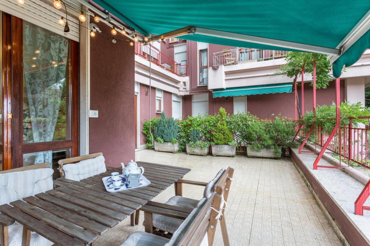 La Terrazza Apartment บรูนาเต ภายนอก รูปภาพ